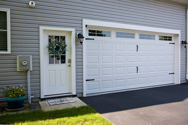 24/7 Emergency Garage Door Panel Replacement experts in Gray, TN